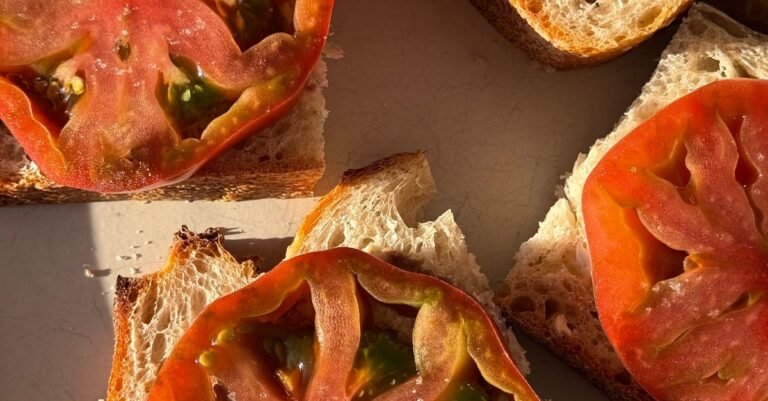 Southern tomato sandwich